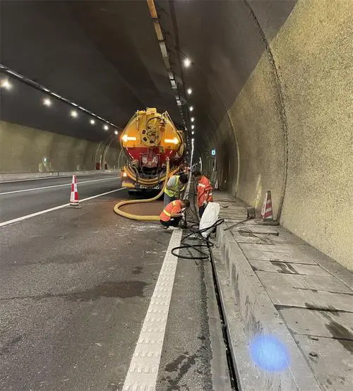 辽源隧道排水渠清淤